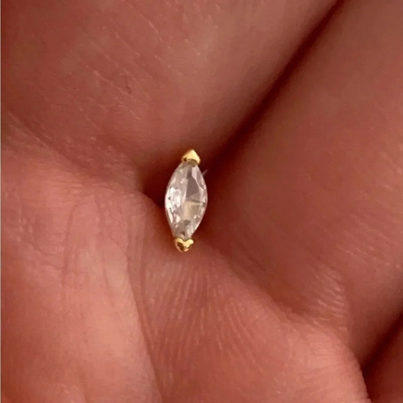 COPY - 18K Gold Crystal Tear Drop Cartilage Earring Brand New - Picture 3 of 4